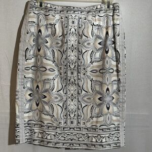 White House Black Market Women’s Pencil Skirt 6 Studded Floral Career Classic